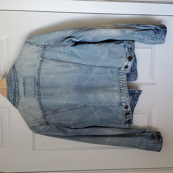 GAP 1969 distressed denim jacket - Size Medium - Picture 3 of 10